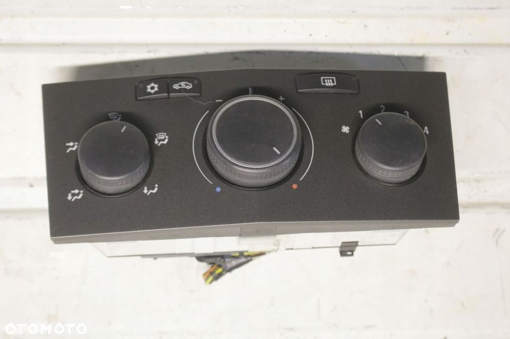 panel klimatyzacji Opel Astra H 13201300 - 1