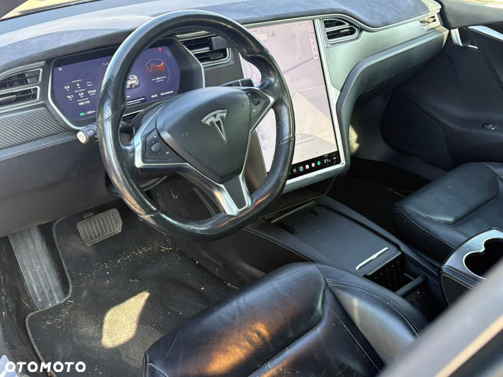 Tesla Model S - 6