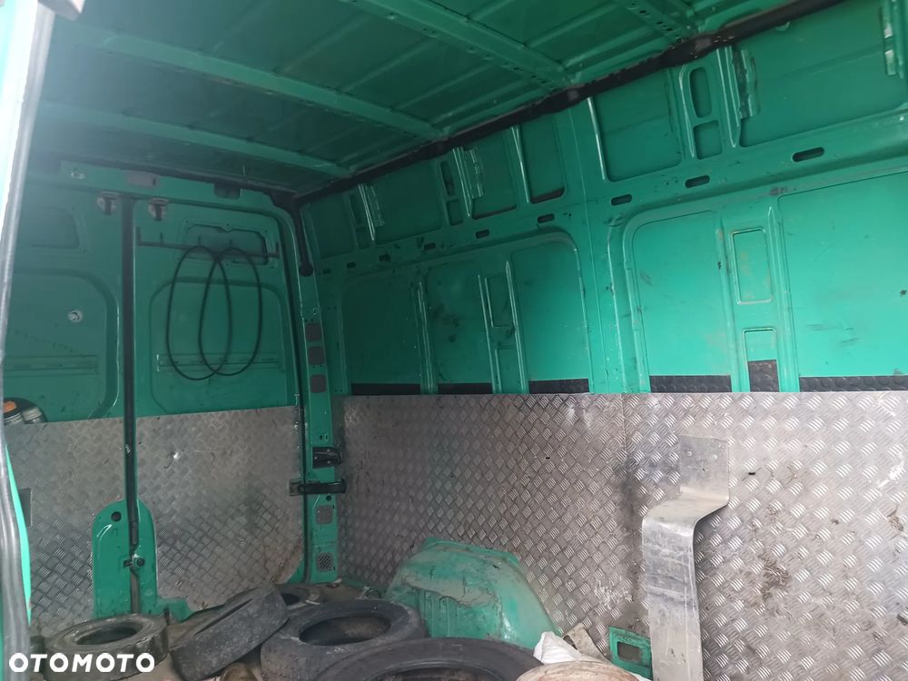 Volkswagen CRAFTER 2012r Blaszak średniak Furgon 2.0 TDI 140 KM KLIMA - 8