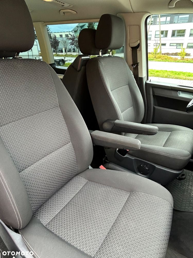 Volkswagen Multivan - 11