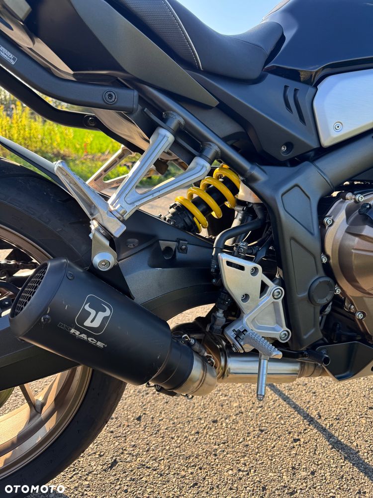 Honda CB - 12