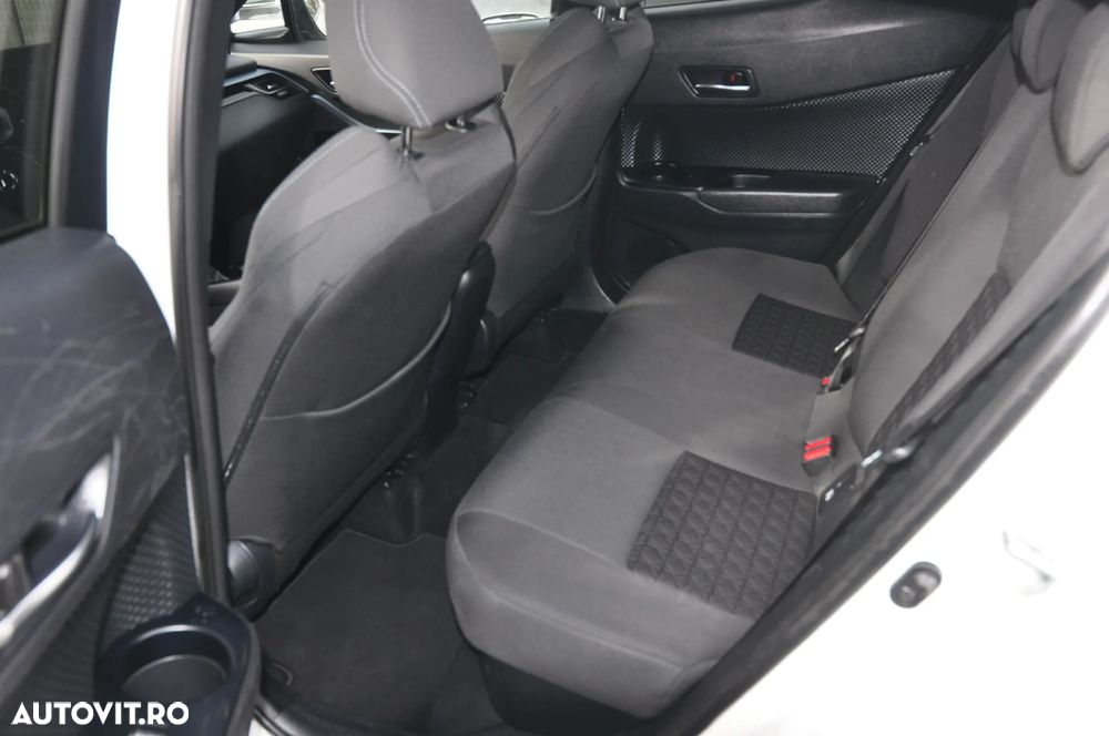 Toyota C-HR - 8
