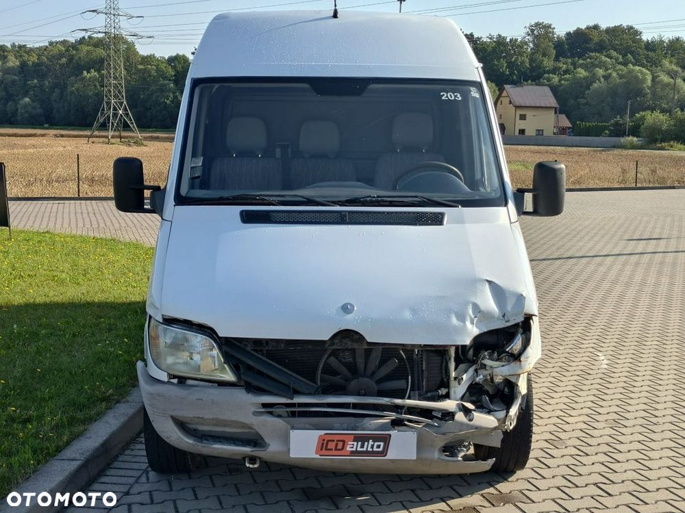 Mercedes-Benz Sprinter - 2