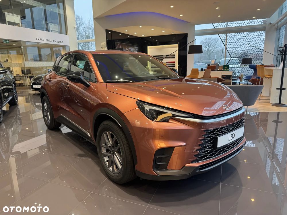Lexus LBX 1.5 Hybrid - 2