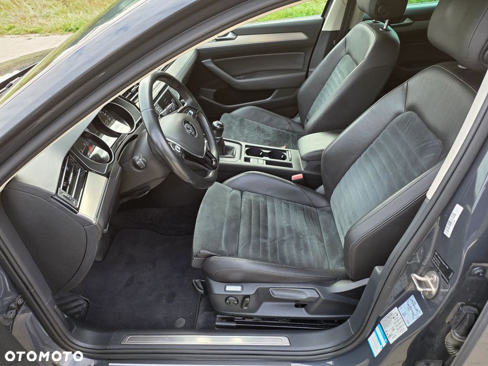 Volkswagen Passat 2.0 TDI (BlueMotion Technology) Highline - 14