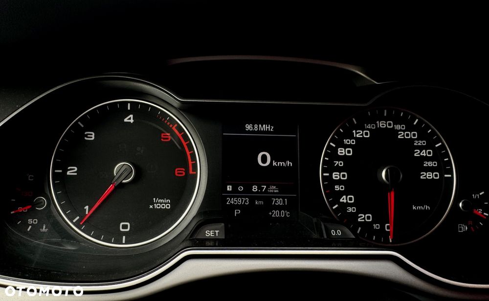 Audi A4 Avant 2.0 TDI DPF quattro S tronic S line Sportpaket - 26