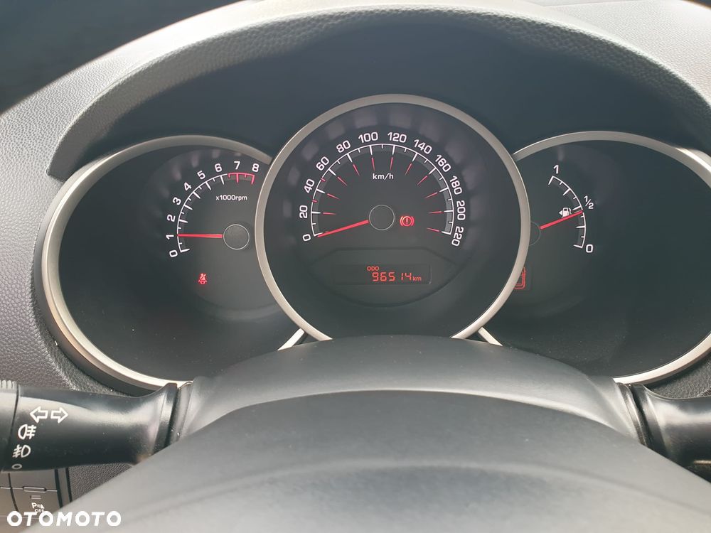 Kia Venga - 14
