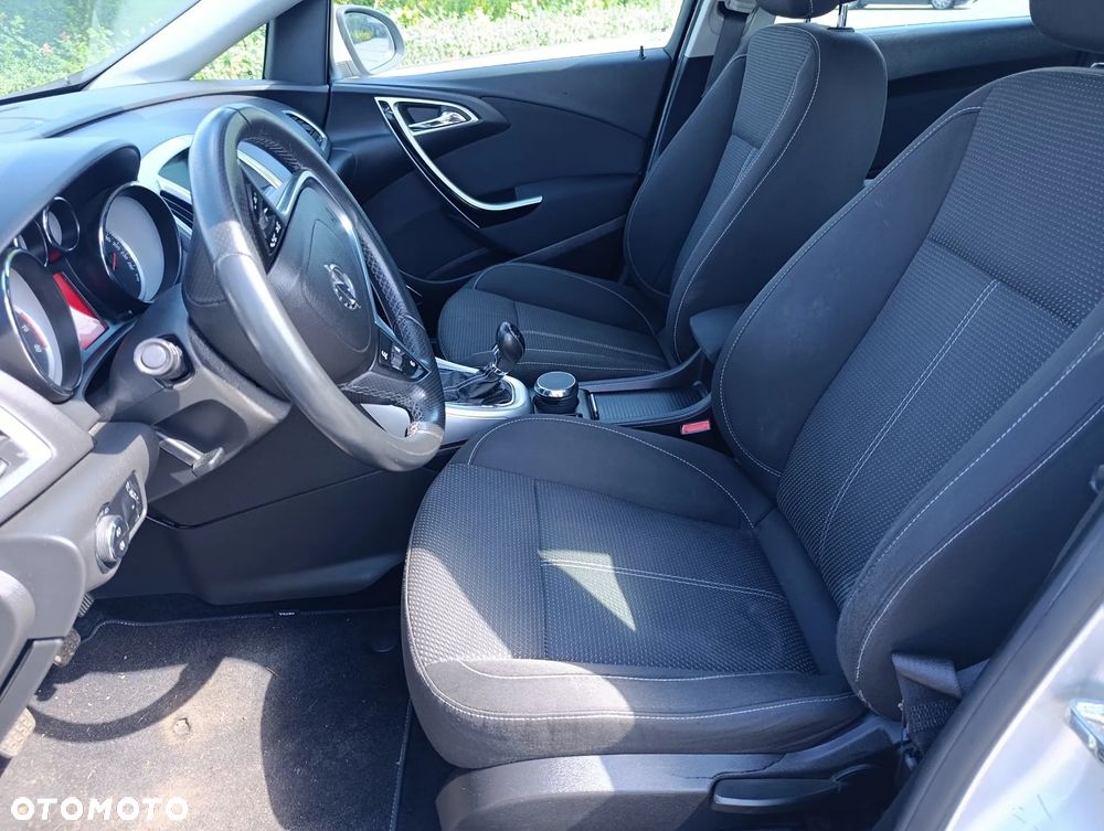 Opel Astra GTC 1.6 Turbo Edition - 12