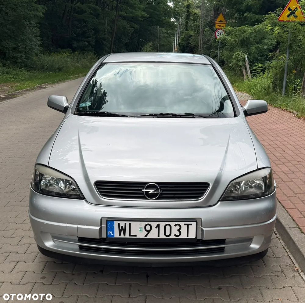 Opel Astra 1.6 Comfort - 2