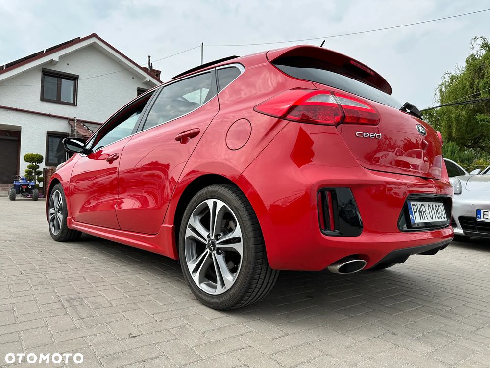 Kia Ceed - 35
