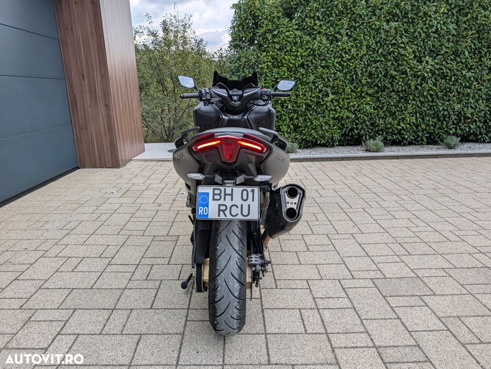 Yamaha TMAX 560 - 16