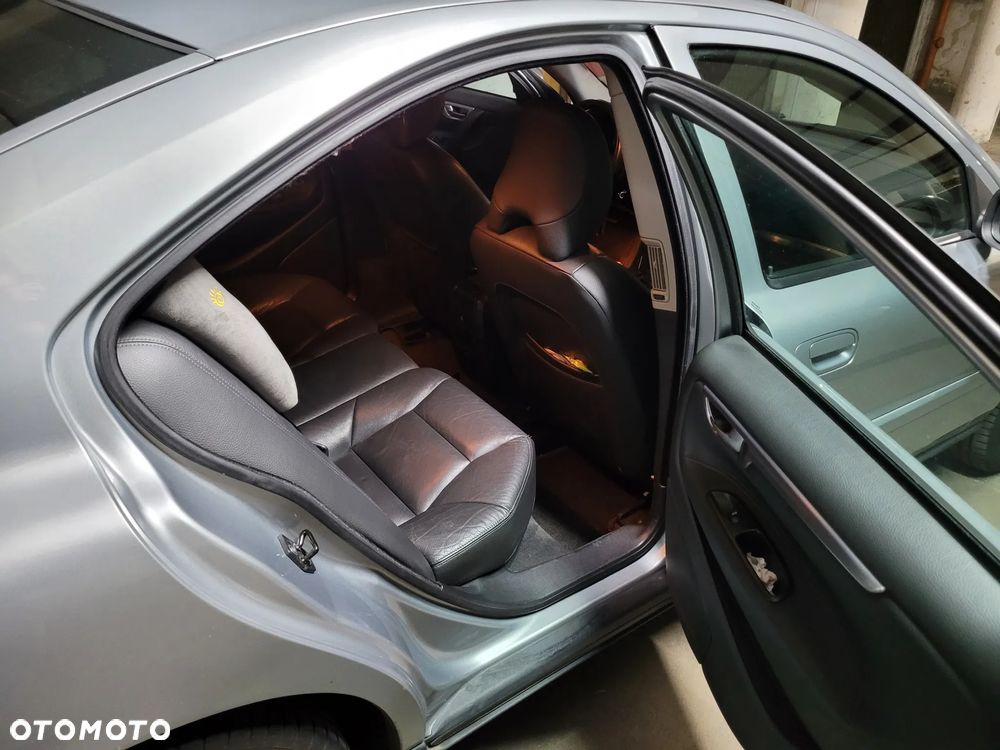 Volvo S60 2.4D Momentum - 10