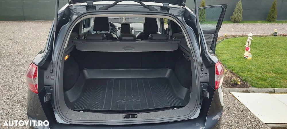 Ford Kuga 2.0 TDCi 2x4 Titanium - 16