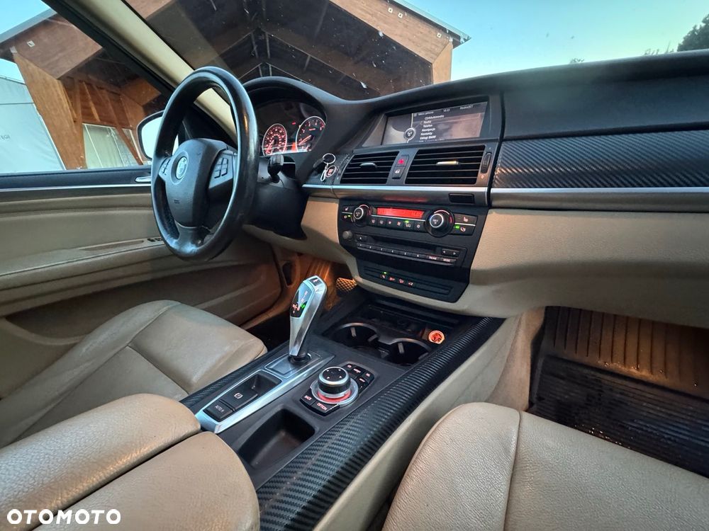 BMW X5 4.8i xDrive - 32