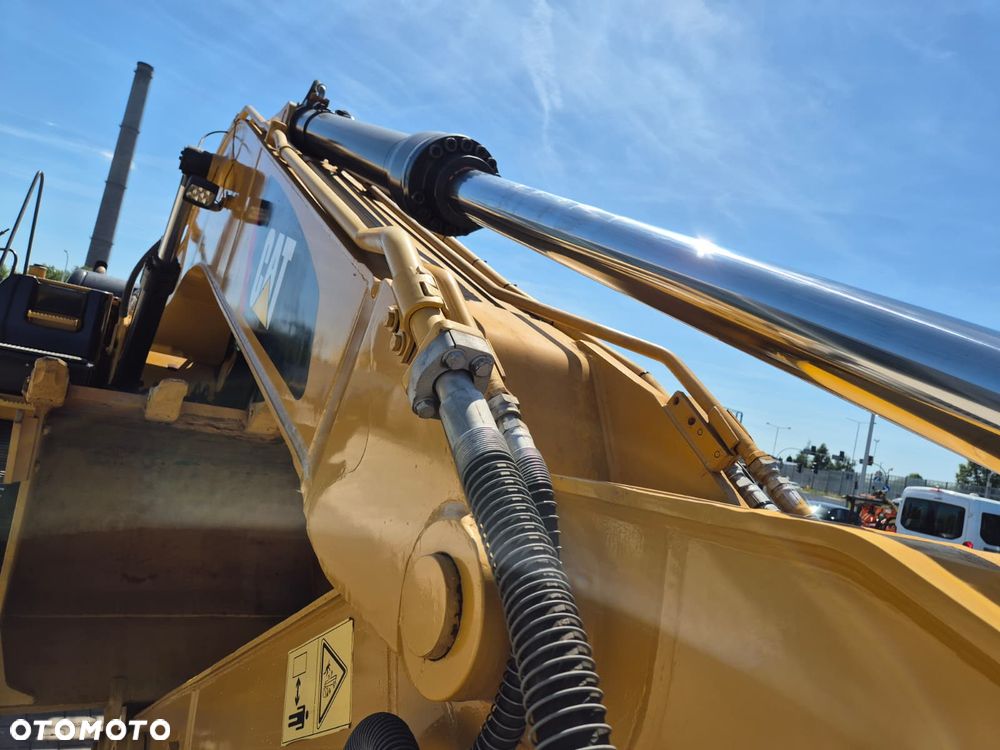 Caterpillar 330 D2L / KOPARKA GĄSIENICOWA / ODSWIEŻONA / 3 ŁYŻKI w ZESTAWIE + ZRYWAK / MOŻLIWOŚĆ TRANSPORTU EU / W PEŁNI SPRAWNA / KAMERY 360 / GPS - 18