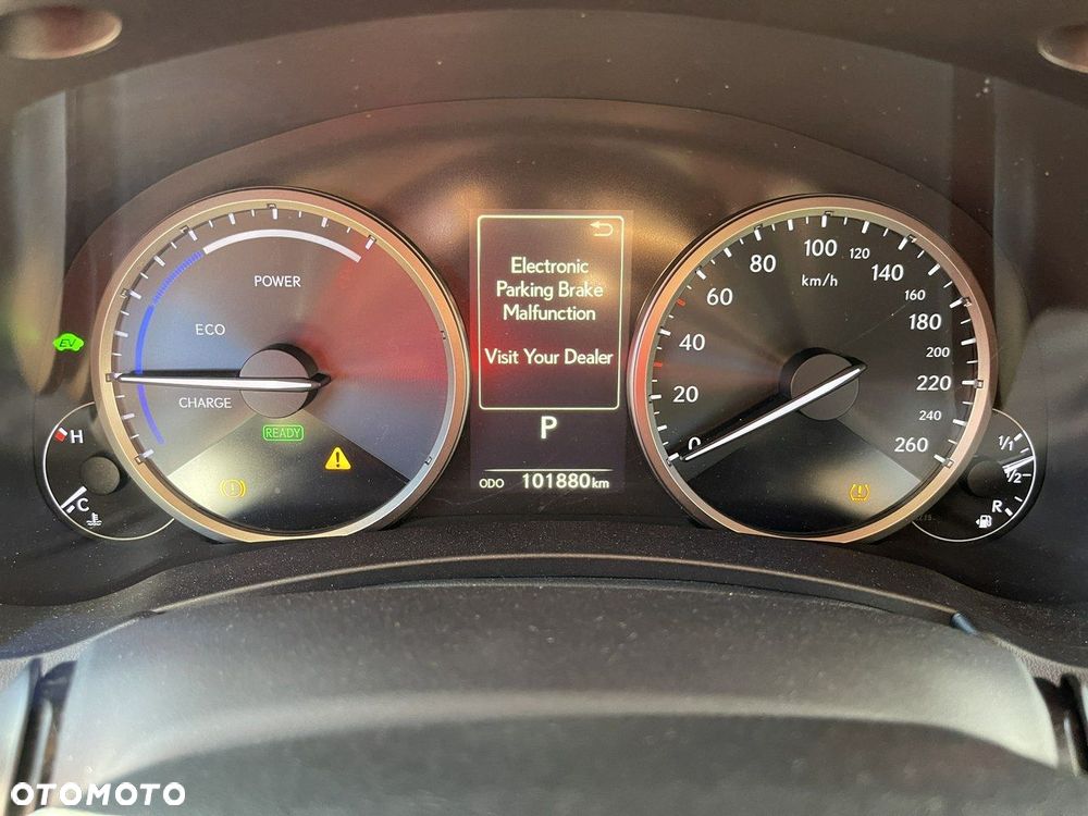 Lexus NX 300h - 11