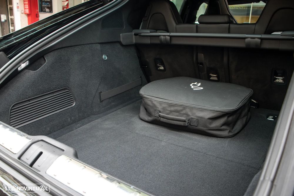 Porsche Panamera 4 E-Hybrid - 48