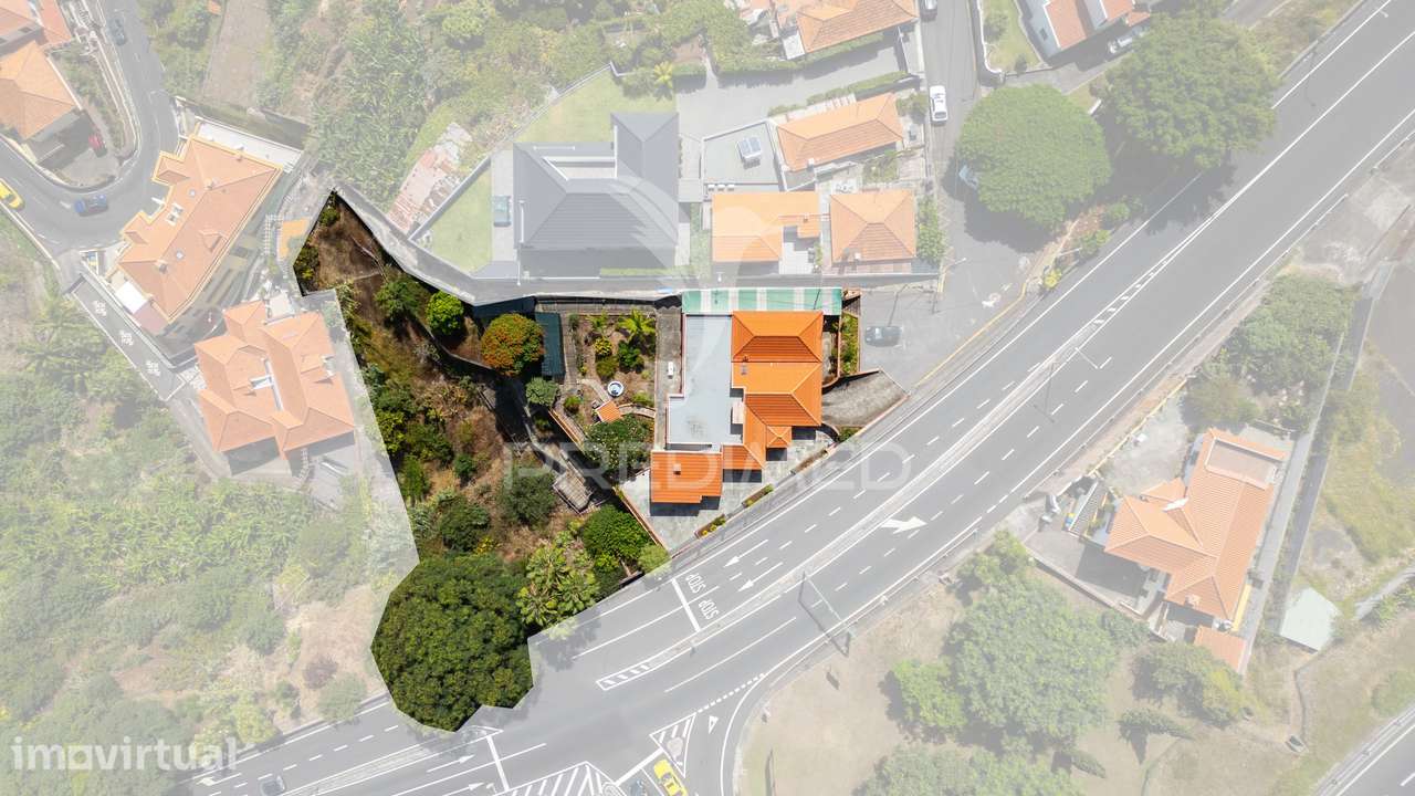 Moradia T4 com 2.000 m² de Terreno e Vista Panorâmica sobre o Funch... - Grande imagem: 4/33