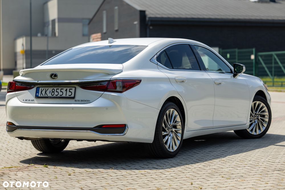Lexus ES 300h Prestige - 6