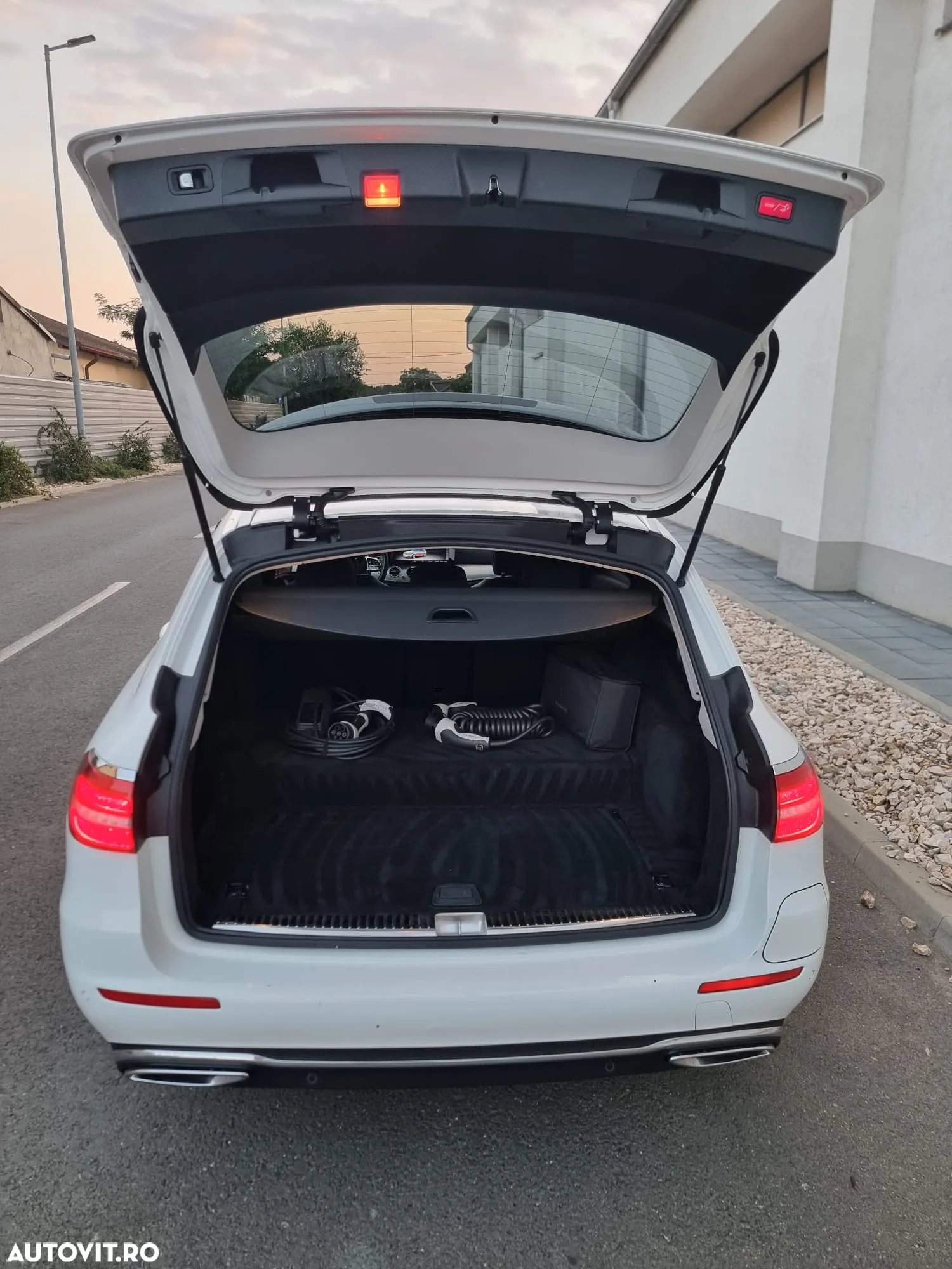 Mercedes-Benz E 300 de T 9G-TRONIC Avantgarde - 4