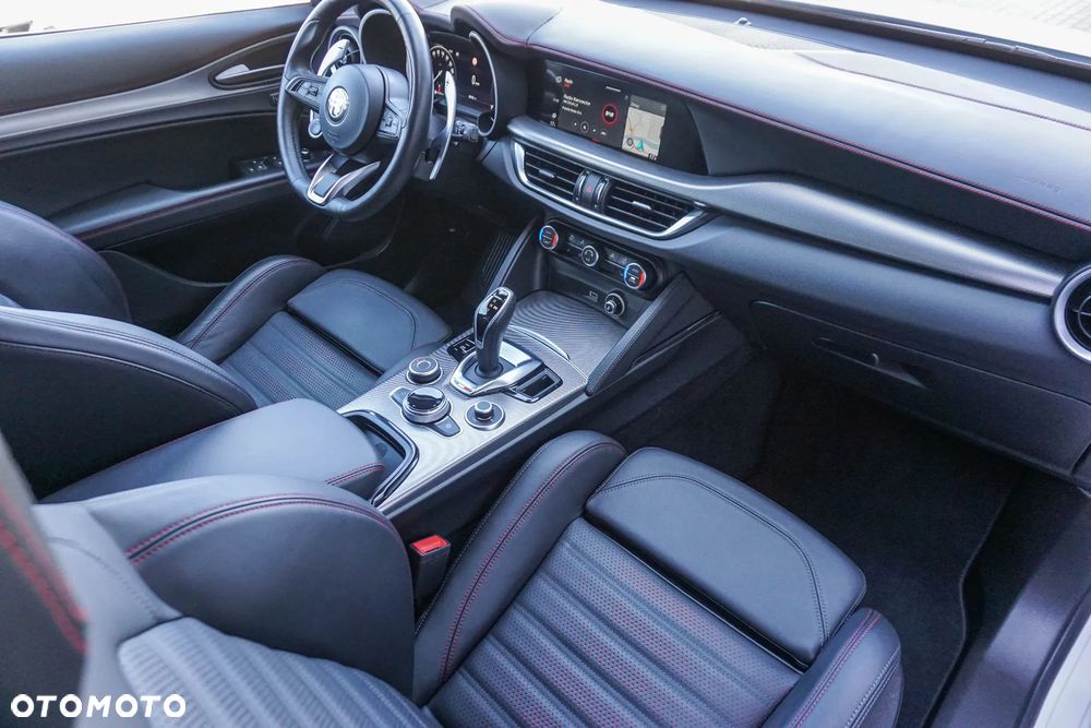 Alfa Romeo Stelvio 2.0 Turbo Tributo Italiano Q4 - 38