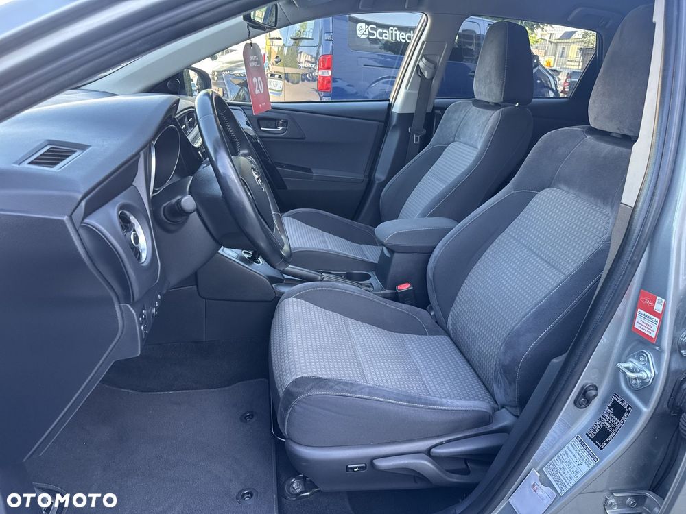 Toyota Auris - 13