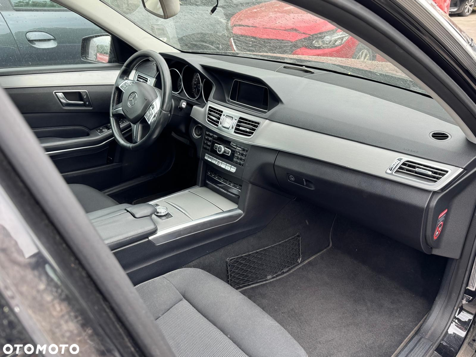 Mercedes-Benz Klasa E 300 BlueTEC Hybrid Avantgarde - 8