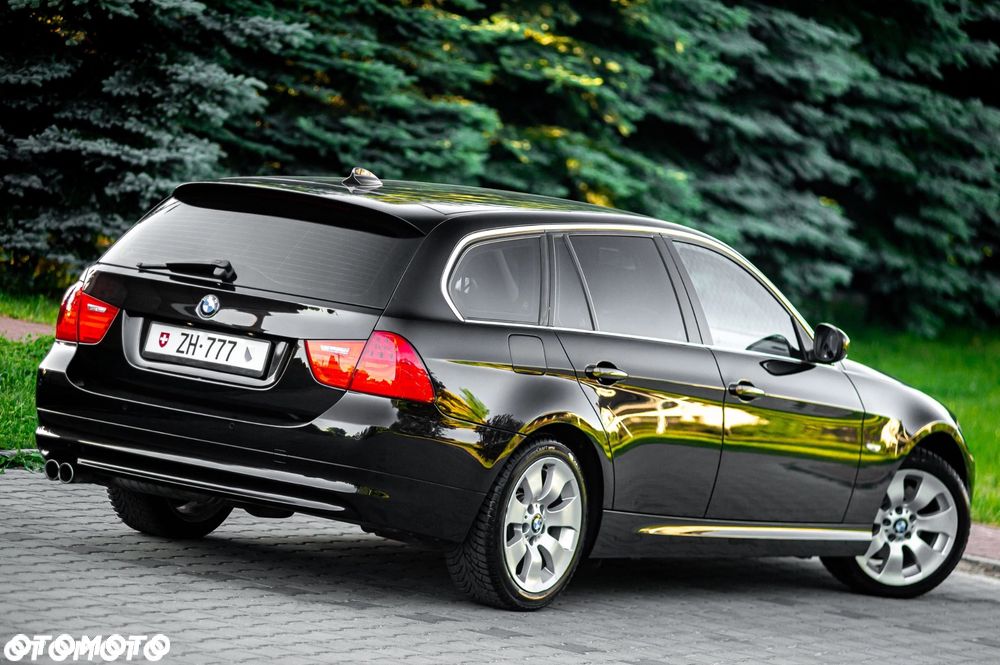 BMW Seria 3 325i xDrive Edition Exclusive - 17
