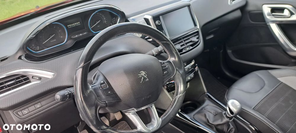 Peugeot 2008 1.6 BlueHDi Allure S&S - 7