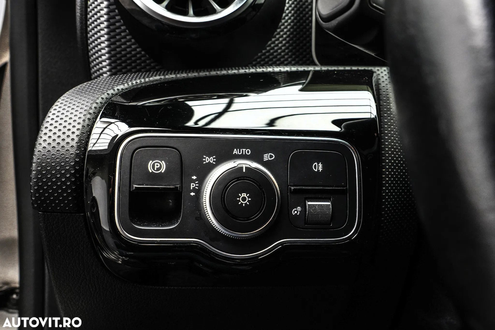 Mercedes-Benz CLA - 24