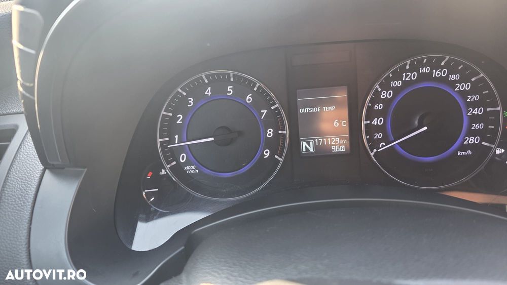 Infiniti QX70 3.7 AWD Aut. S Premium - 3