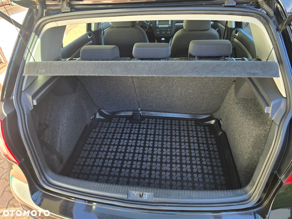 Volkswagen Golf 1.6 Comfortline - 17