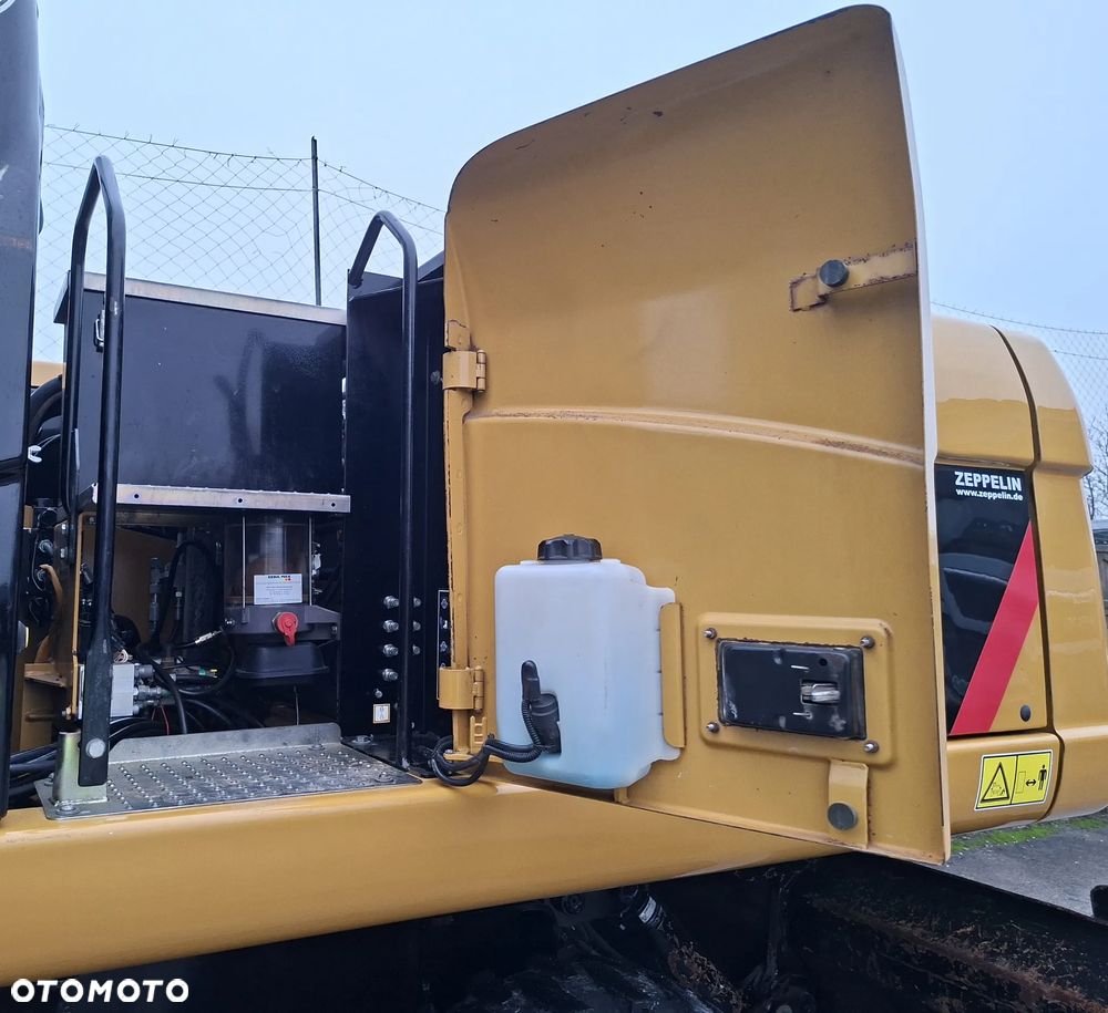 Caterpillar CAT M 318 D - 16