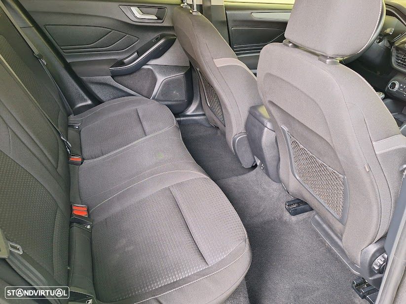 Ford Focus 1.0 EcoBoost MHEV Connected - 11