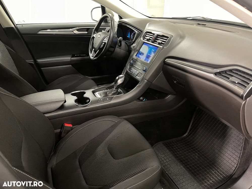 Ford Mondeo 2.0 HEV Titanium - 10