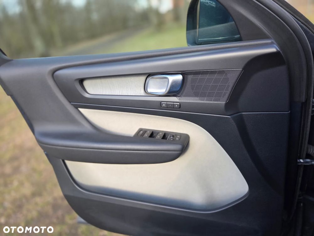 Volvo XC 40 D4 AWD Inscription - 12