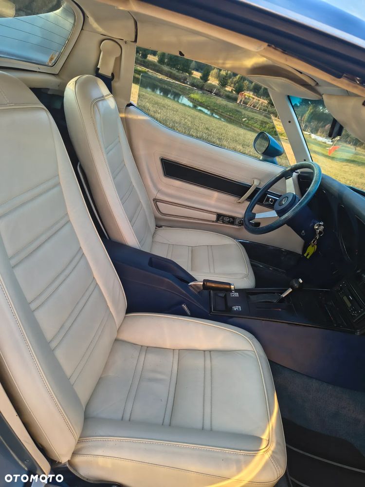 Chevrolet Corvette - 6