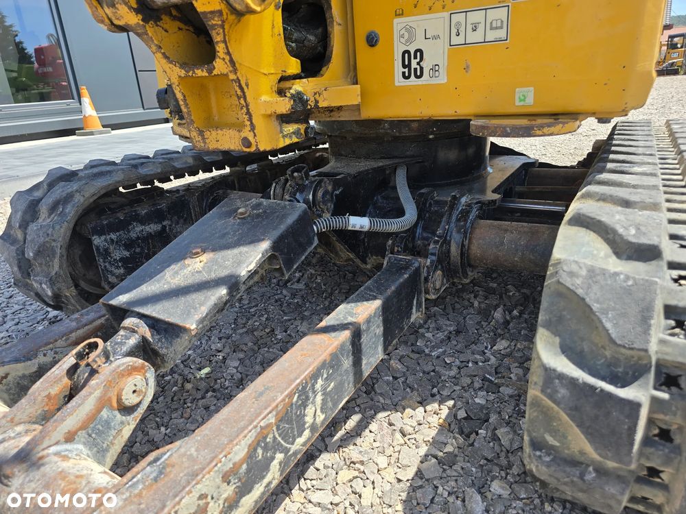 Caterpillar - 11