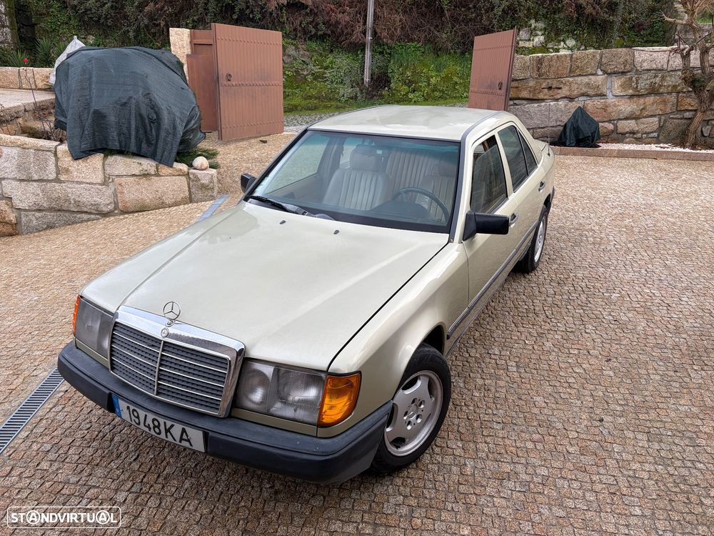 Mercedes-Benz W124 (1984-1997) 300 D - 1