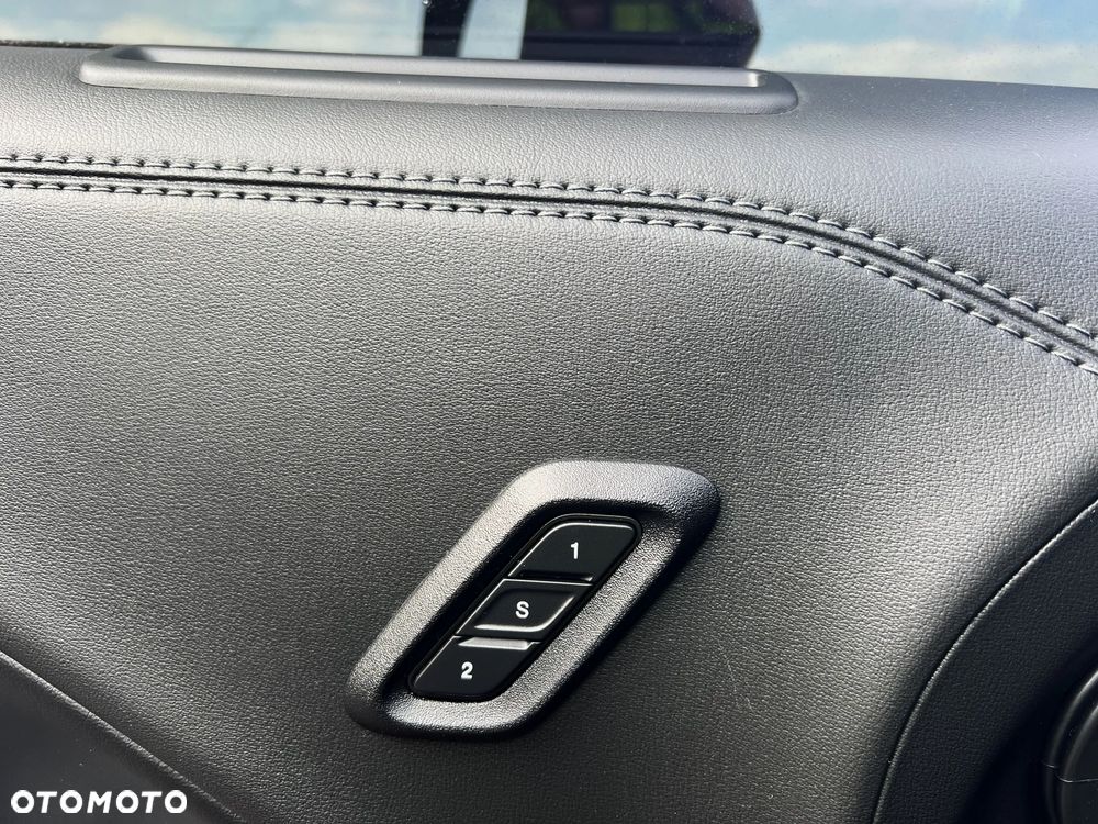 Dodge Challenger - 25