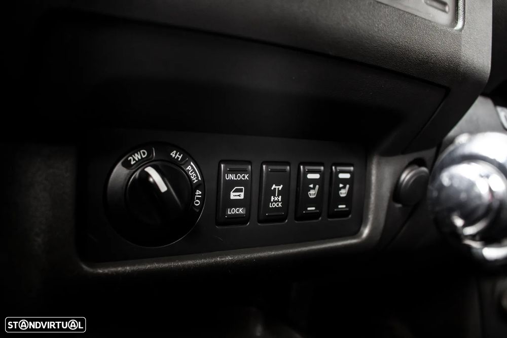 Nissan Navara 2.5 dCi CD SE AT 4WD - 15