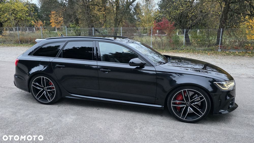 Audi RS6 Avant - 17
