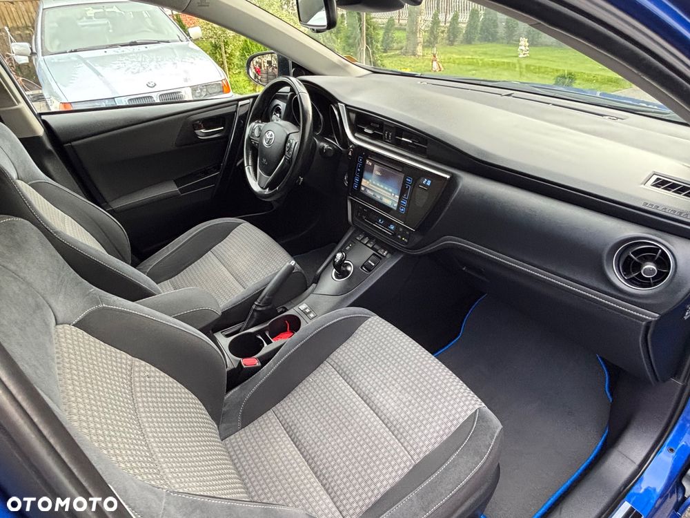 Toyota Auris 1.8 HSD Prestige NAVI - 37