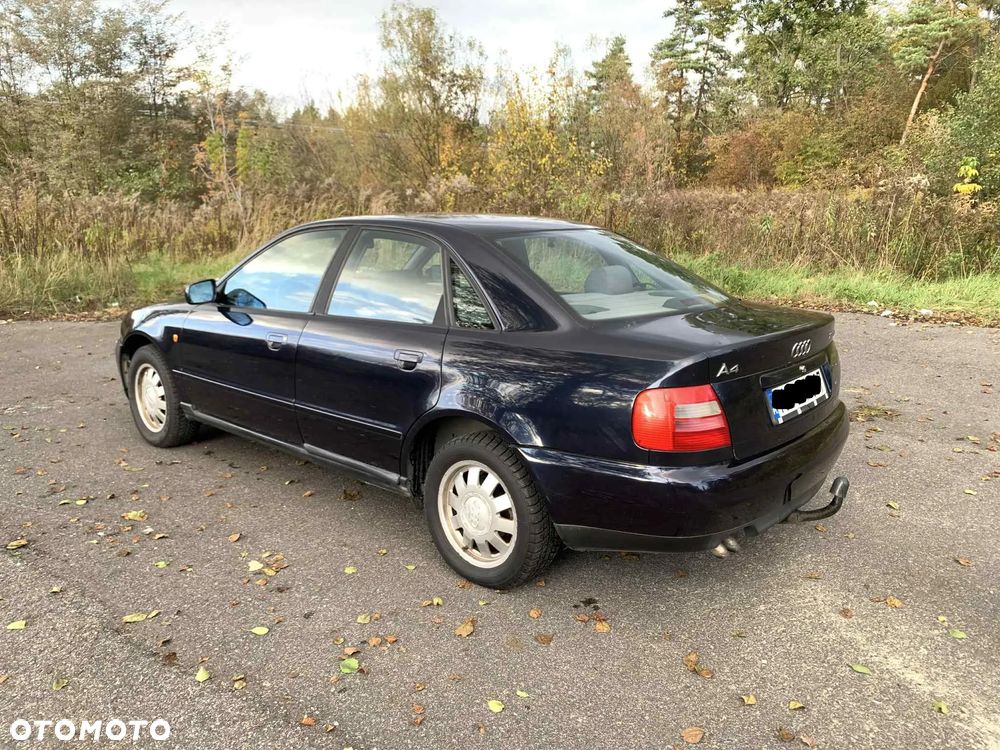 Audi A4 Limousine - 8