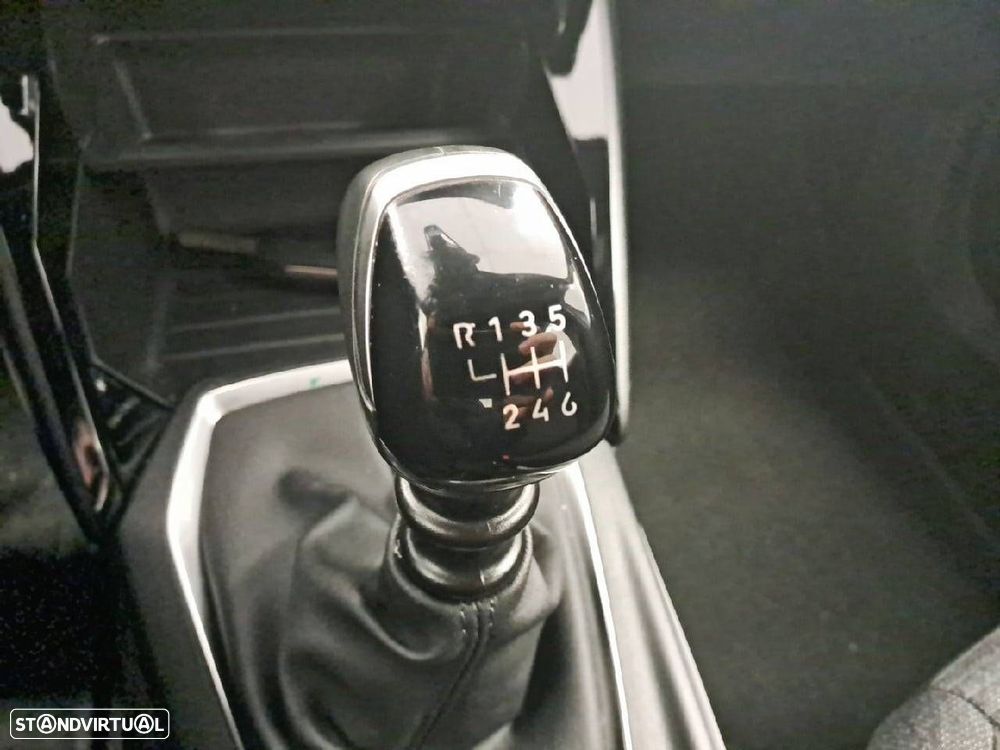 Peugeot 2008 1.2 Style - 17