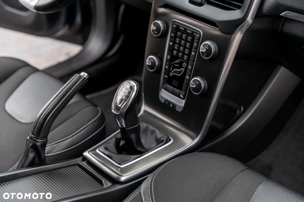 Volvo V40 D2 Momentum - 27