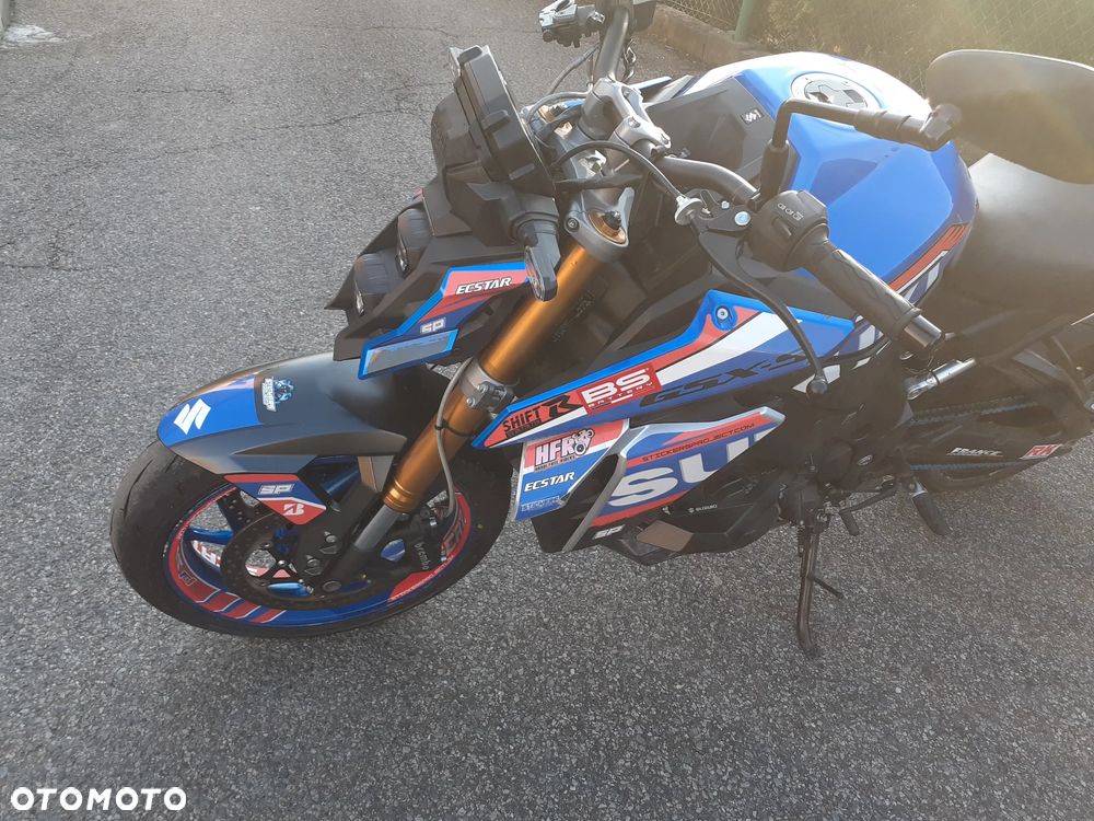 Suzuki GSX 1000 - 10