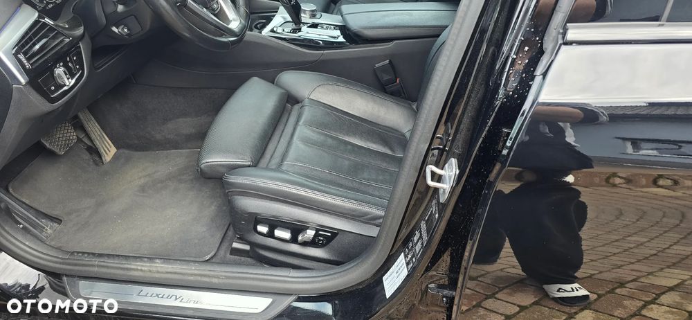 BMW Seria 5 520d Luxury Line - 14