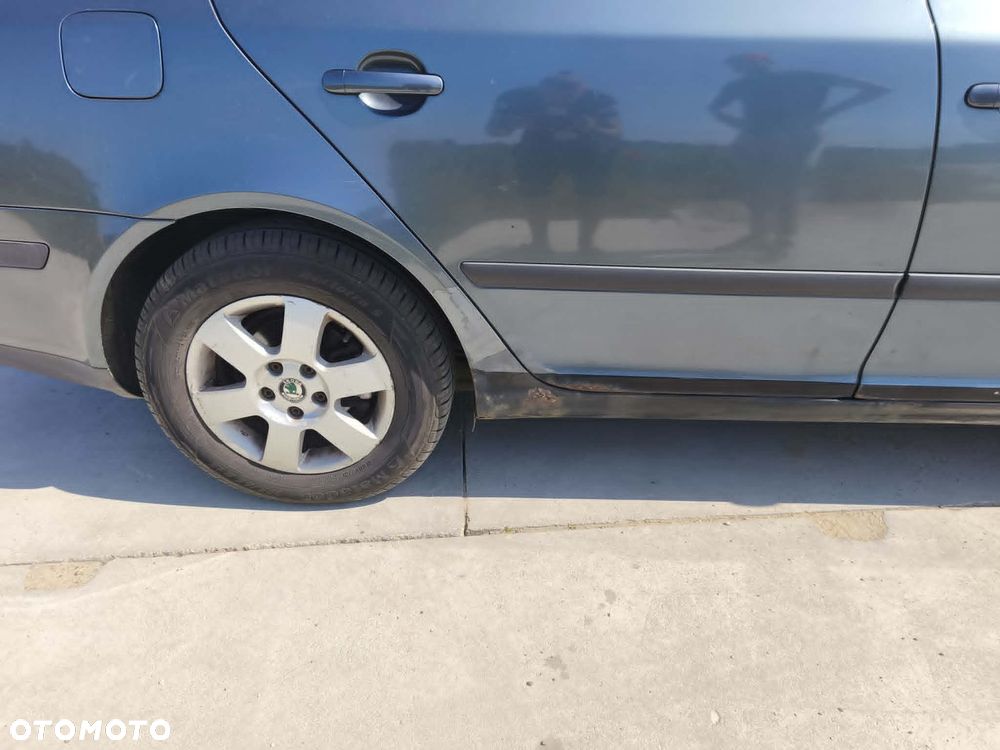 Skoda Octavia 2.0 FSI Ambiente - 11