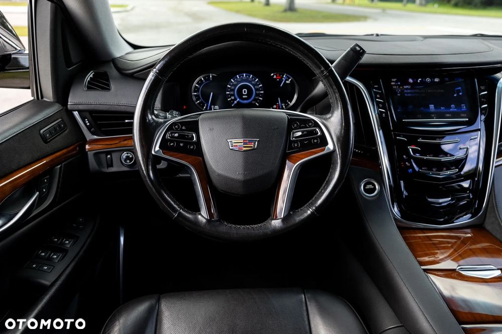 Cadillac Escalade - 23